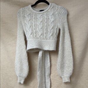 Vivian Tie Crop Top in Champagne
MAJORELLE